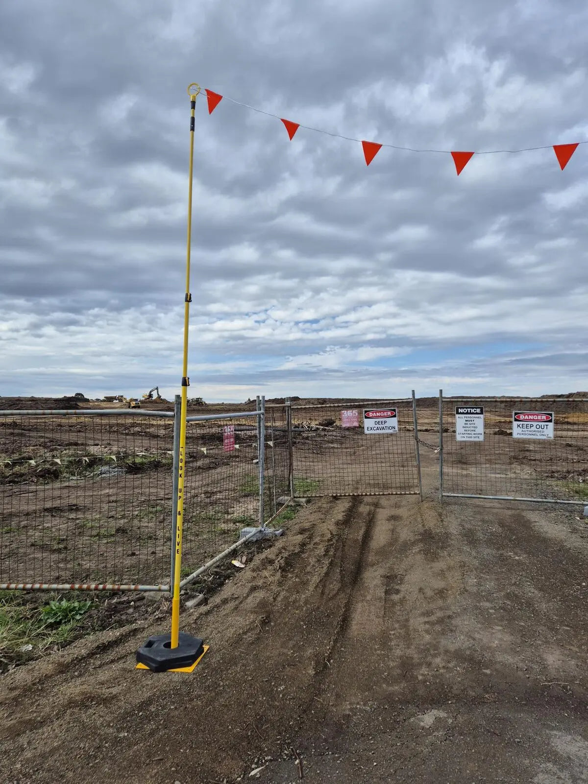 Look Up & Live Goal Post Set Exoguard