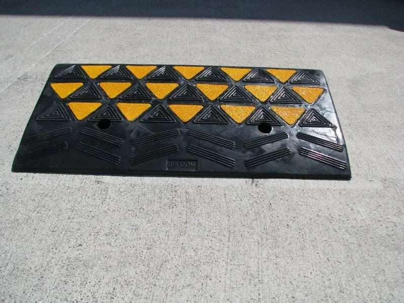 Rubber Reflective Kerb Ramp Industroquip
